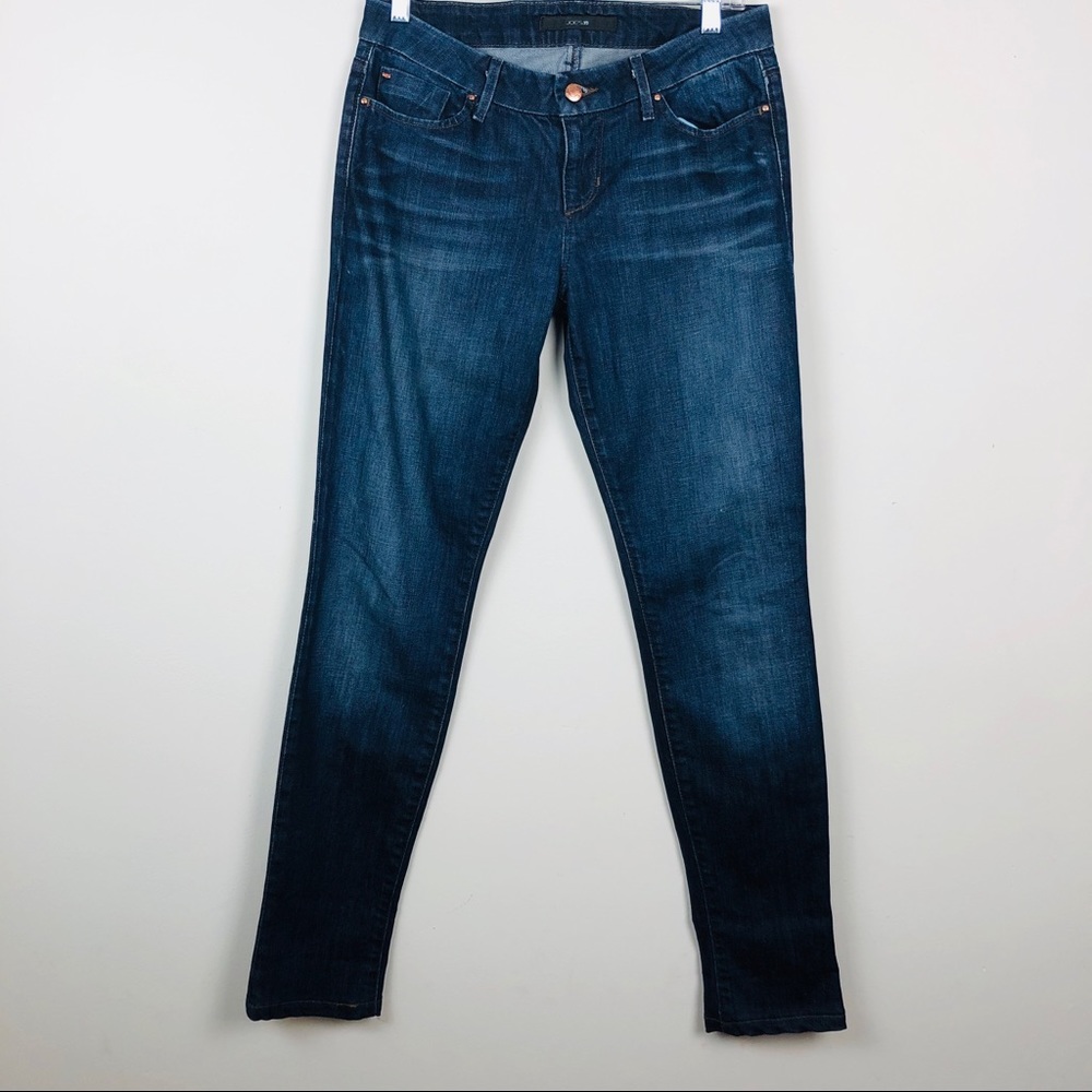 Sold!! Joe’s Chelsea Fit Jean